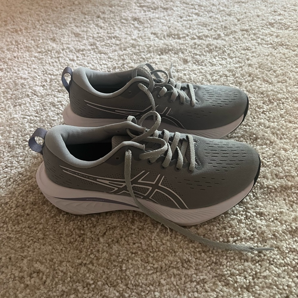 ASICS Gray Running Shoes - Picture 2 of 7